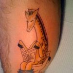 Por mucho que te gusten las jirafas, ¿te harías este tatuaje?