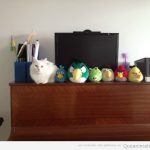 Gato con peluches de Angry Birds